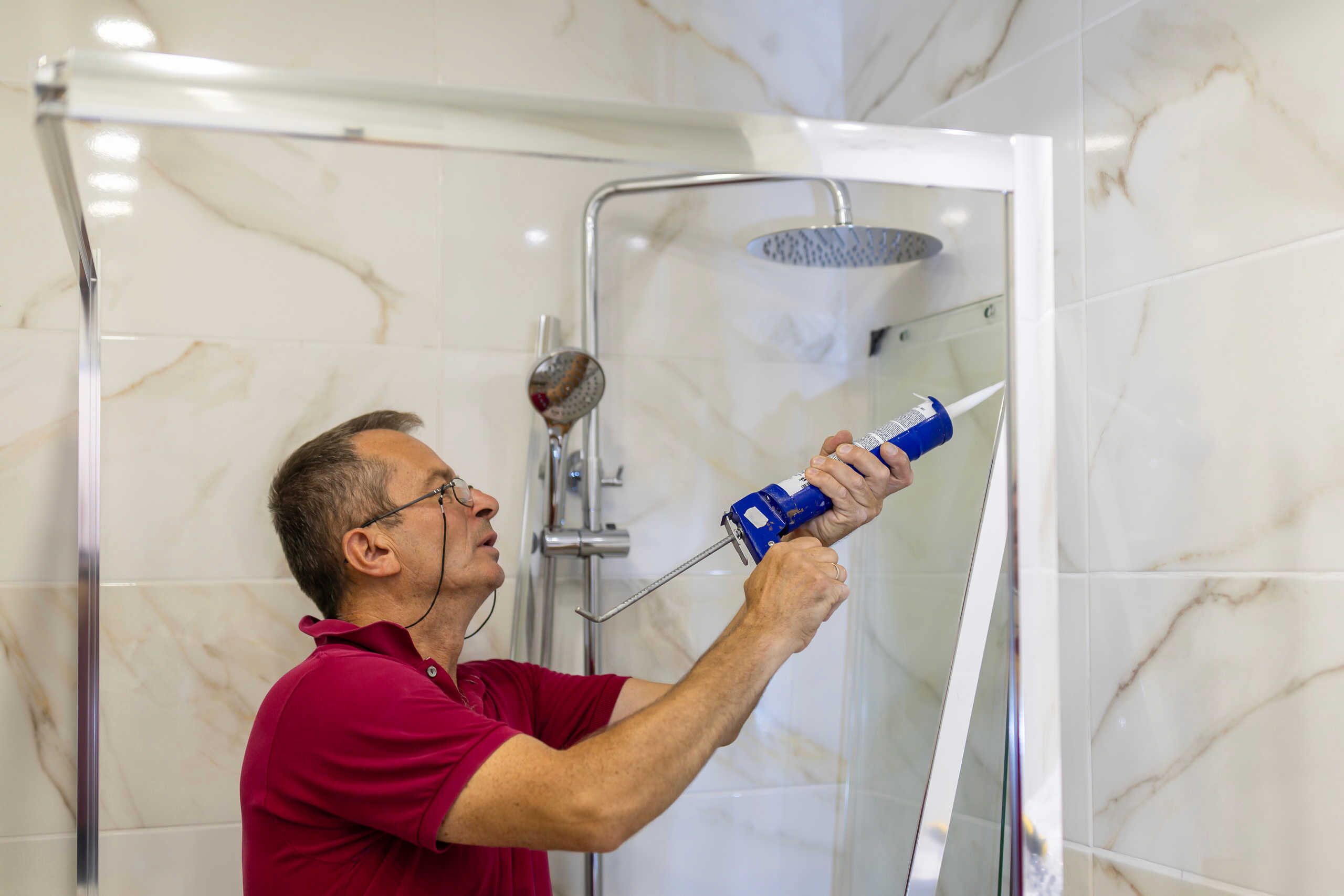 Silikon Service Basel Silikonerneuerung Basel Perfekte Abdichtung für Bad, Dusche, Küche & Lavabo